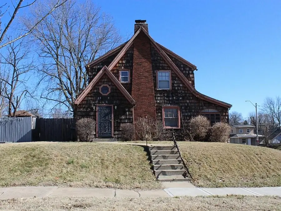 2247 Van Brunt Boulevard, Kansas City, MO 64127 - #2