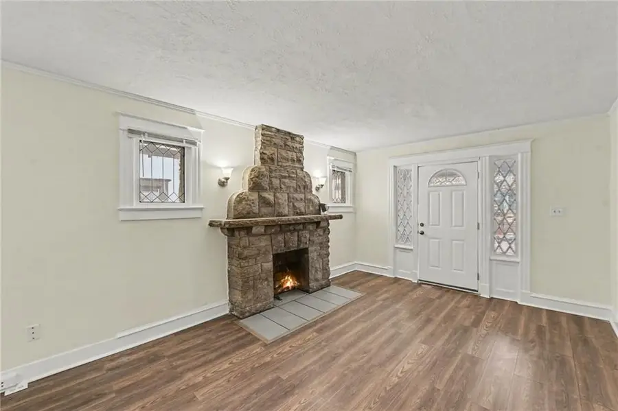 4026 Agnes Avenue, Kansas City, MO 64130 - #3