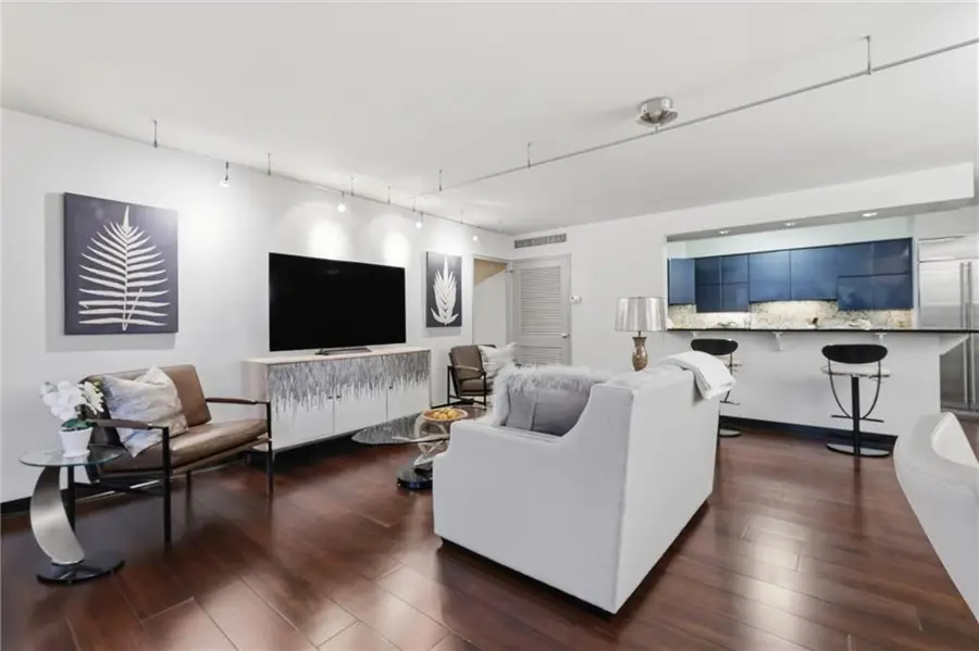 310 W 49th Street #403, Kansas City, MO 64112 - #2