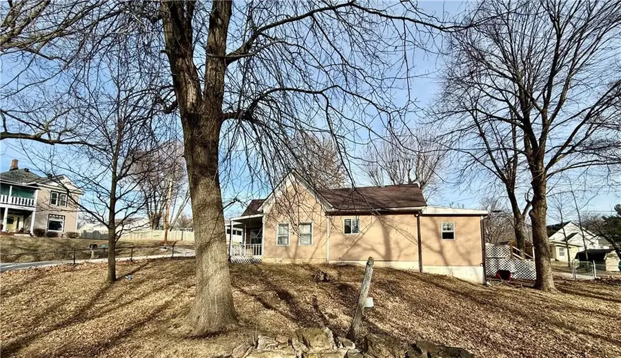 107 E 2nd Street, Dearborn, MO 64439 - #3