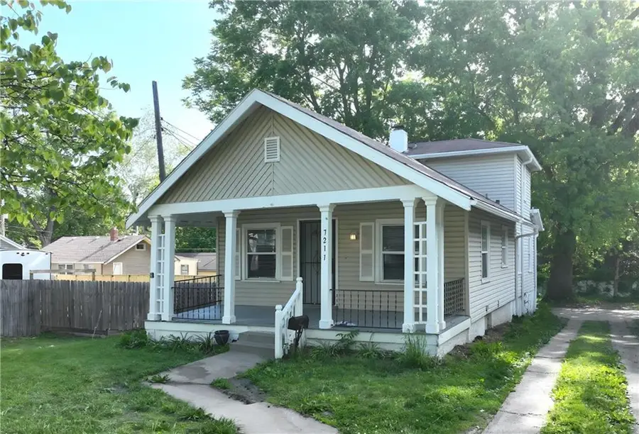 7211 Lydia Avenue, Kansas City, MO 64131 - #2