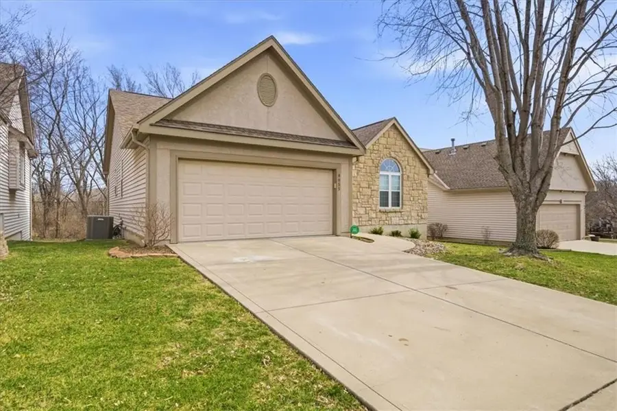 8655 N Britt Avenue, Kansas City, MO 64154 - #2