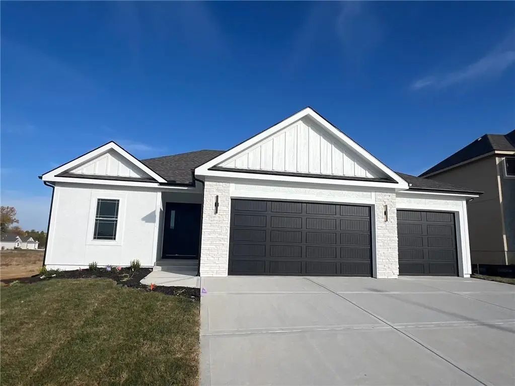 2185 Heritage Court, Liberty, MO 64068 - #1