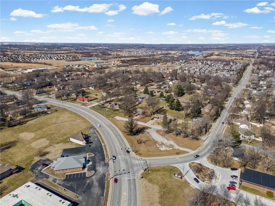 317 & 319 W Foxwood Drive, Raymore, MO 64083 - #3