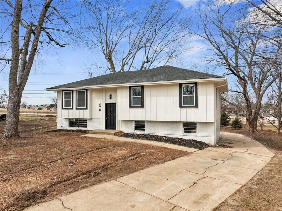 303 SW 25th Street, Blue Springs, MO 64015 - #2