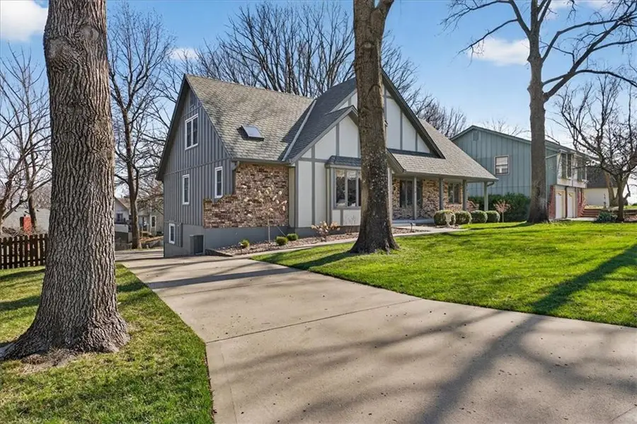 210 Cypress Street, Lees Summit, MO 64064 - #3