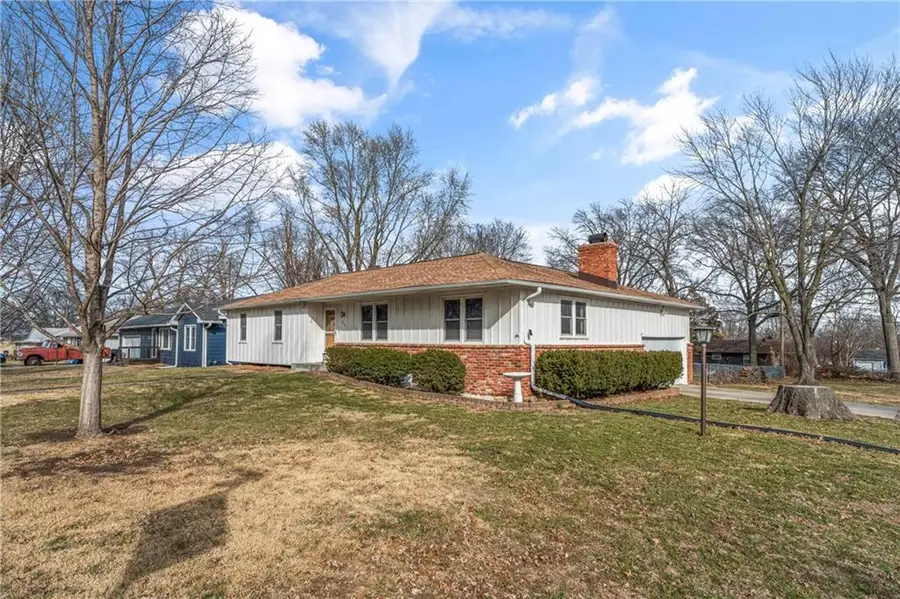 5725 Hunter Street, Raytown, MO 64133 - #3