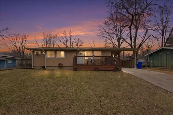 5818 N Garfield Avenue, Gladstone, MO 64118