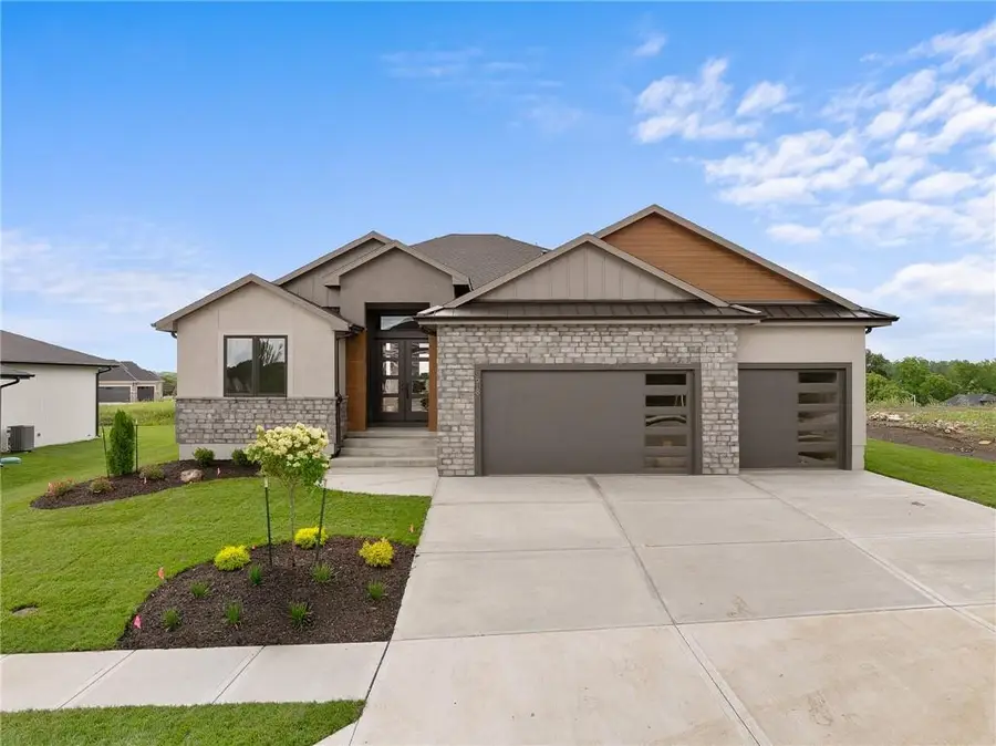 518 Bentwater Drive, Raymore, MO 64083 - #3