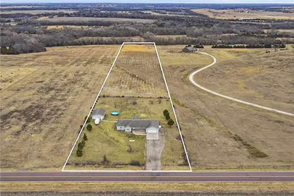 5524 SW Valencia Road, Topeka, KS 66610