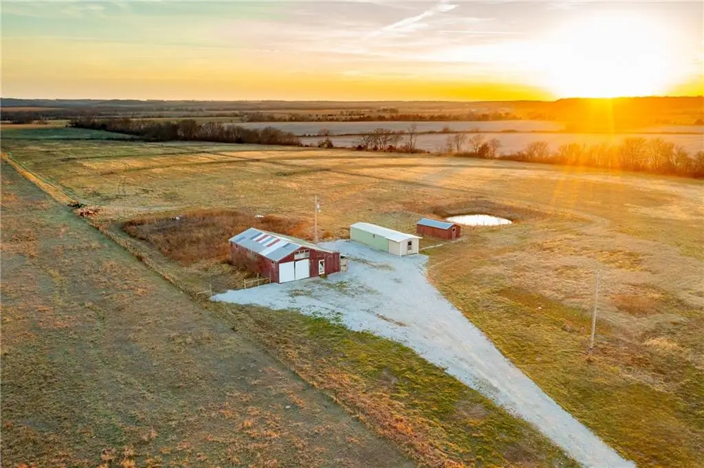 30432 1150 Road, Garnett, KS 66032 - #1