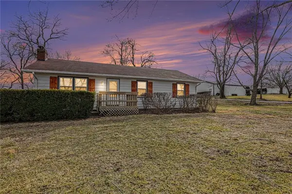 12120 SE West Road, Edgerton, MO 64444