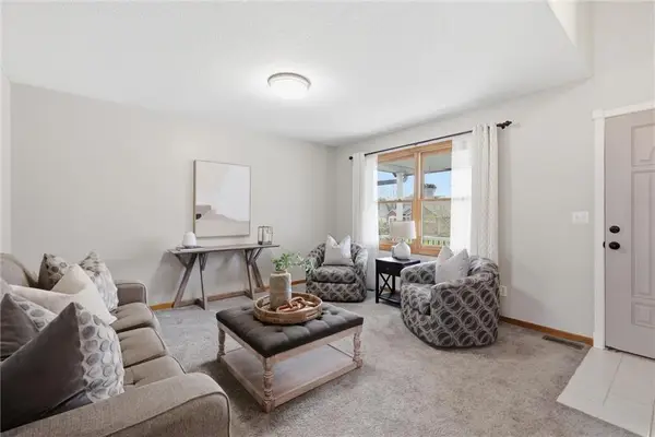 7436 N Marsh Avenue, Kansas City, MO 64158