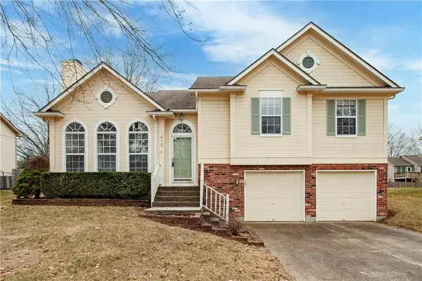 413 Ashton Drive, Lee's Summit, MO 64063