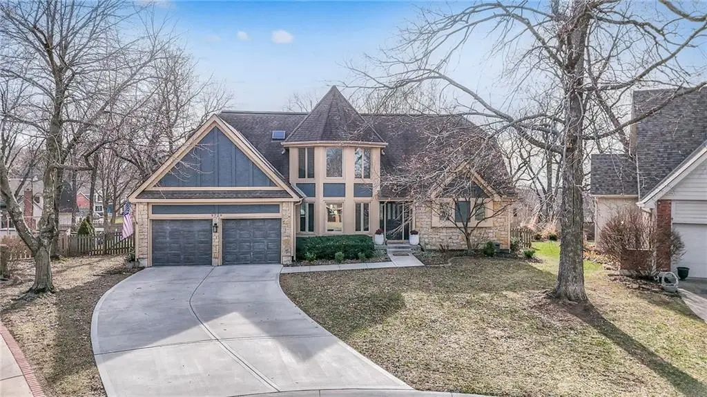 9729 W 115th Street, Overland Park, KS 66210 - #1