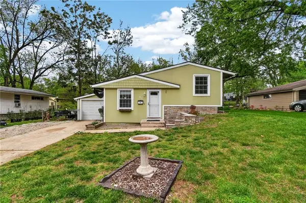210 Cherokee Drive, Belton, MO 64012
