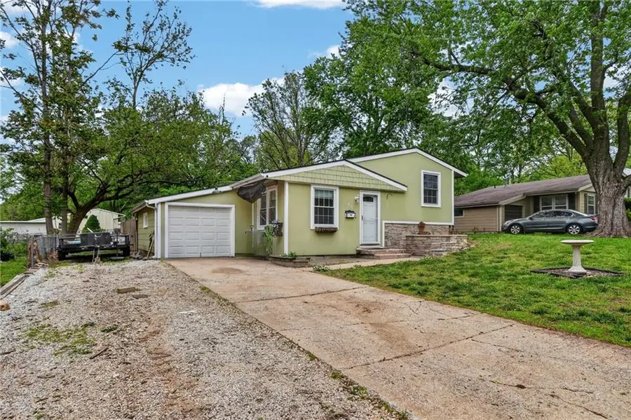 210 Cherokee Drive, Belton, MO 64012 - #2