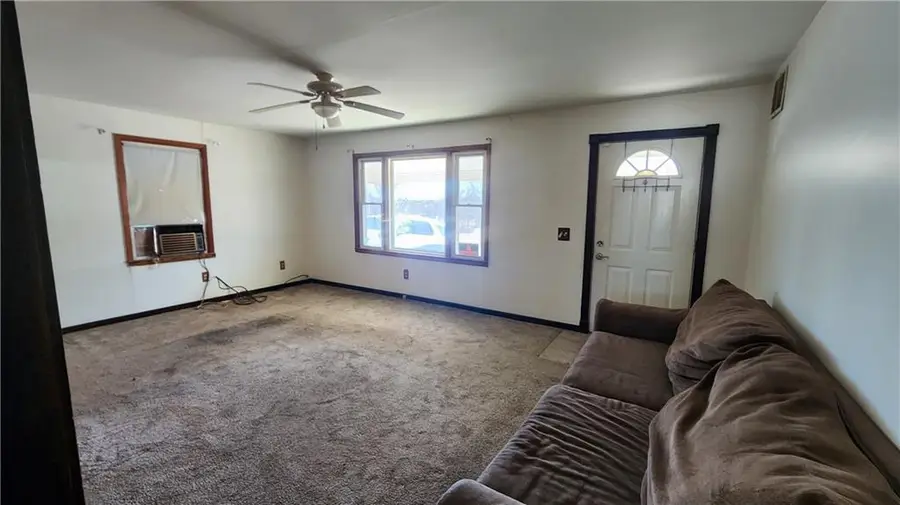 409 E Park Street, Gallatin, MO 64640 - #3