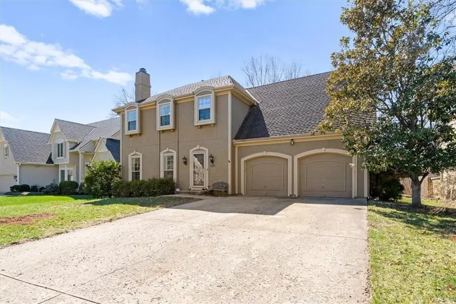 5811 W 124th Street, Overland Park, KS 66209 - #2