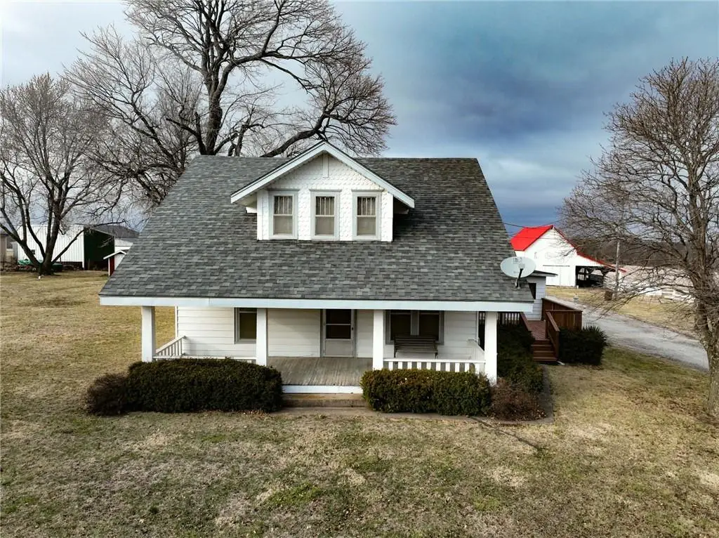 1368 240th Street, Hiawatha, KS 66434 - #1