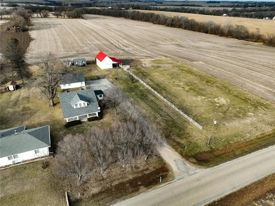 1368 240th Street, Hiawatha, KS 66434 - #2