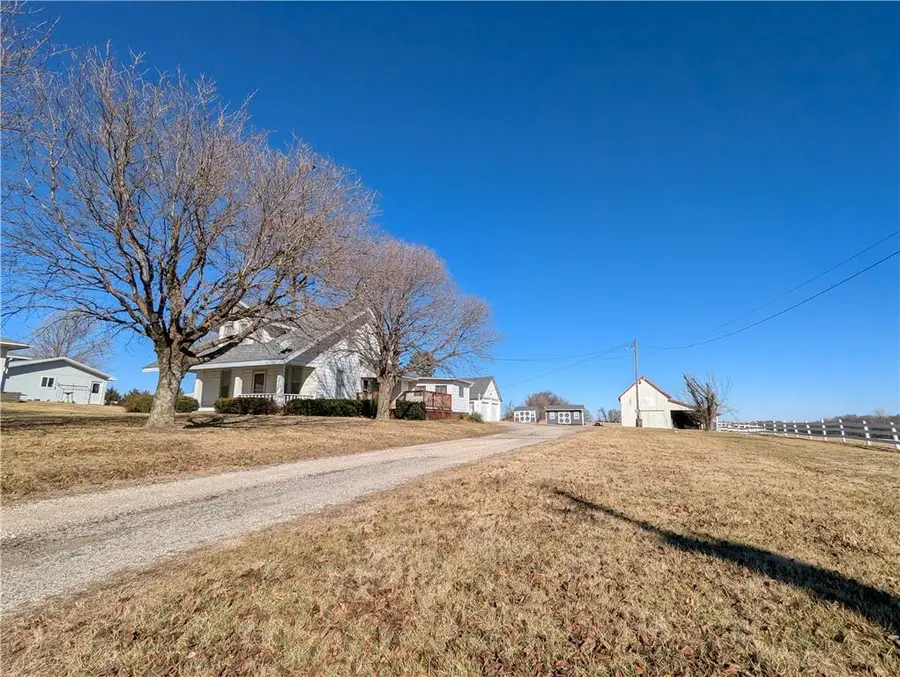 1368 240th Street, Hiawatha, KS 66434 - #3