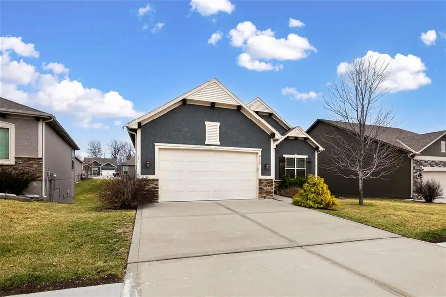 8707 N Liston Avenue, Kansas City, MO 64154 - #2