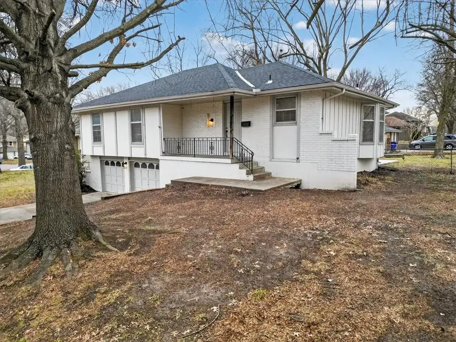 13300 Palmer Avenue, Grandview, MO 64030 - #2