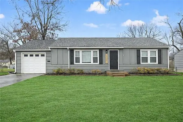 8925 Hardy Street, Overland Park, KS 66212