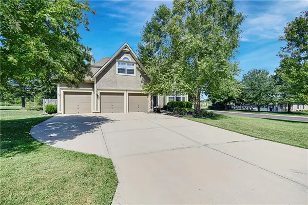 19480 W 207th Terrace, Spring Hill, KS 66083
