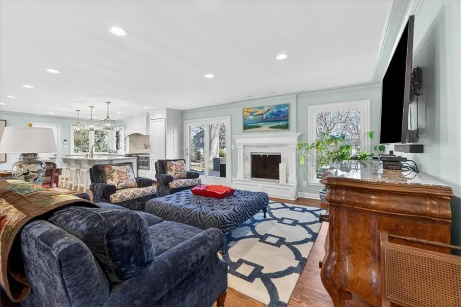 3800 W 84th Terrace, Prairie Village, KS 66206 - #2