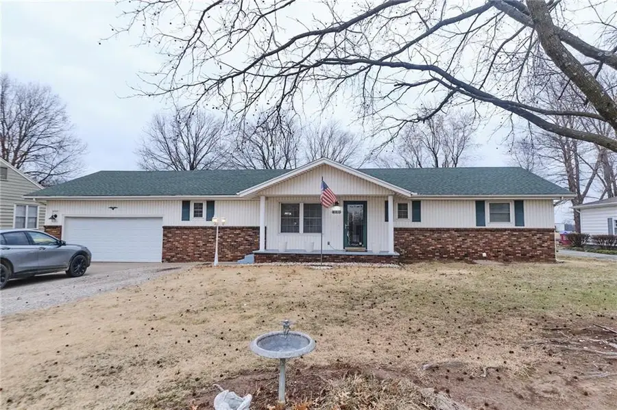 2110 W 4th Street, Pittsburg, KS 66762 - #2