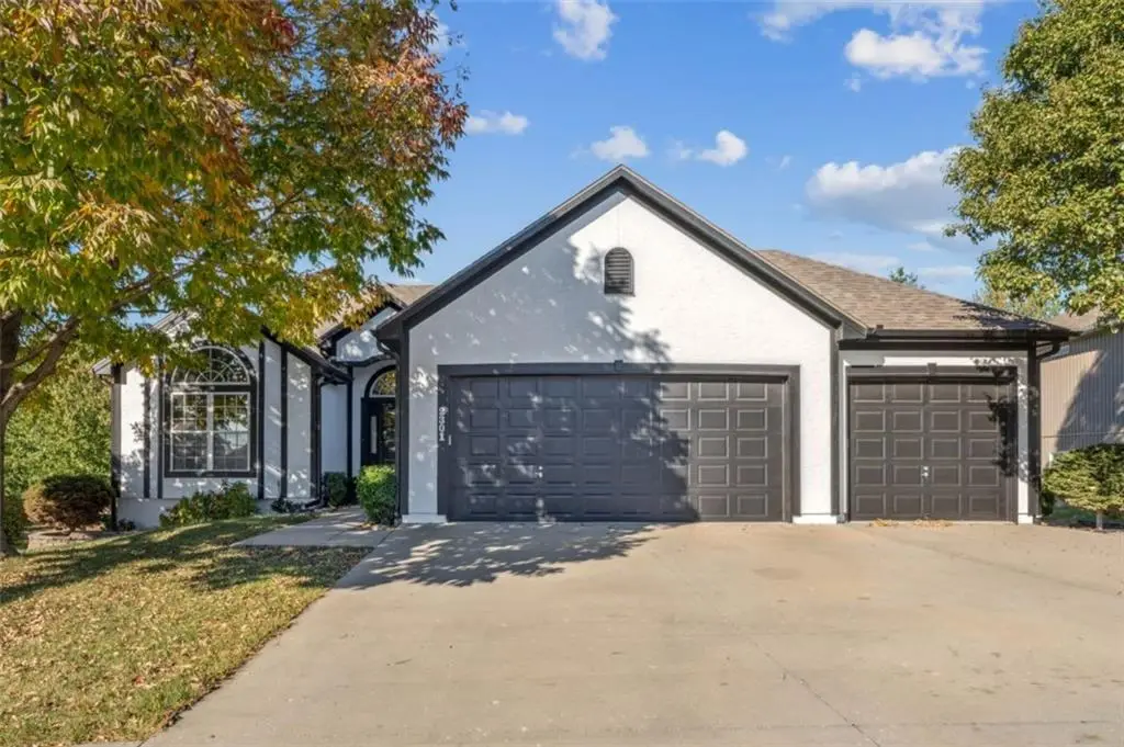 2301 NE Colonnade Avenue, Blue Springs, MO 64029 - #1