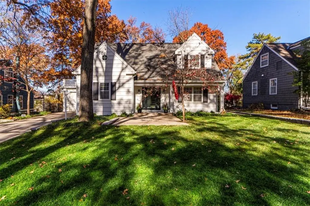 2902 W 71st Terrace, Prairie Village, KS 66208 - #1