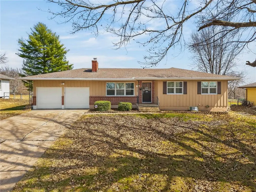 7725 Arlington Avenue, Raytown, MO 64138 - #1