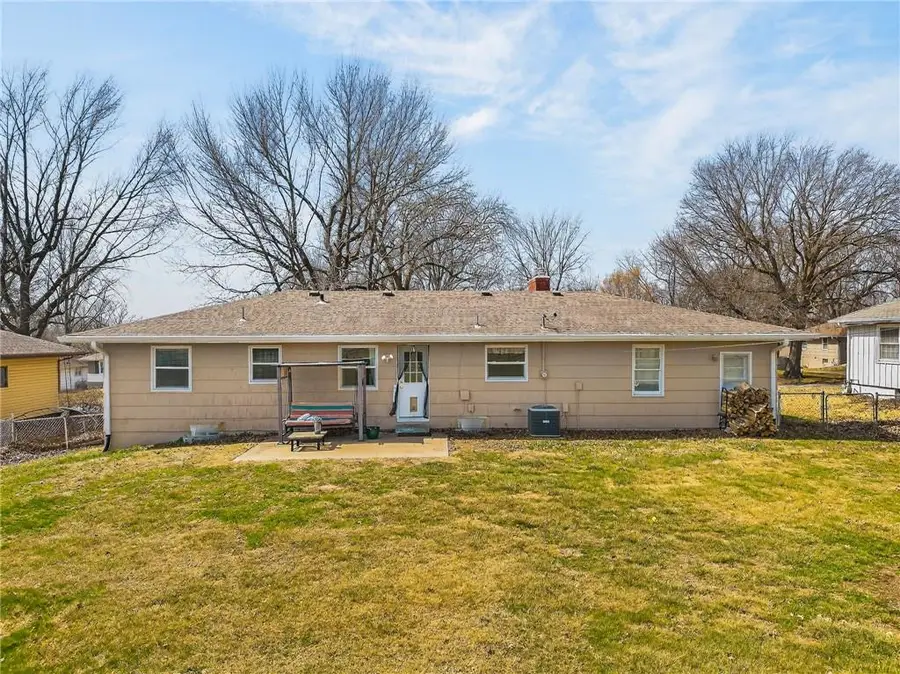 7725 Arlington Avenue, Raytown, MO 64138 - #3