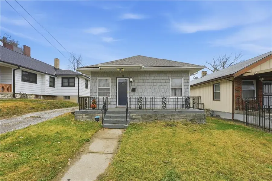 1811 Pendleton Avenue, Kansas City, MO 64124 - #2