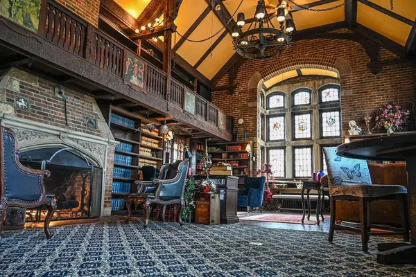 1272 SW Fillmore Street, Topeka, KS 66604