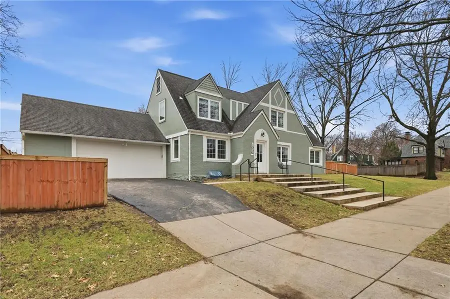 103 E Meyer Boulevard, Kansas City, MO 64113 - #3