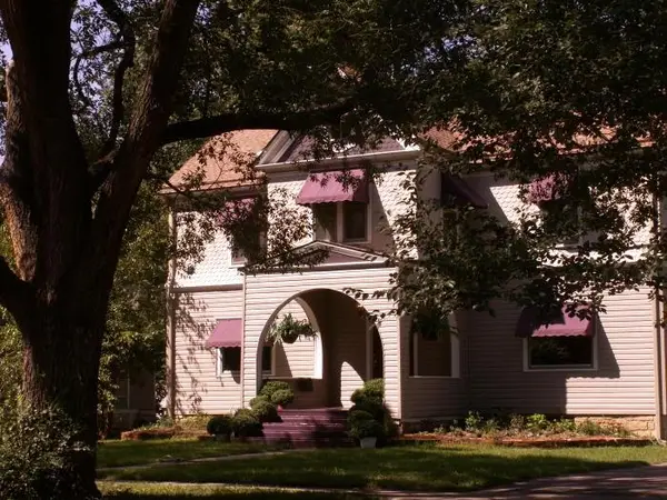 1257 SW Fillmore Street, Topeka, KS 66604