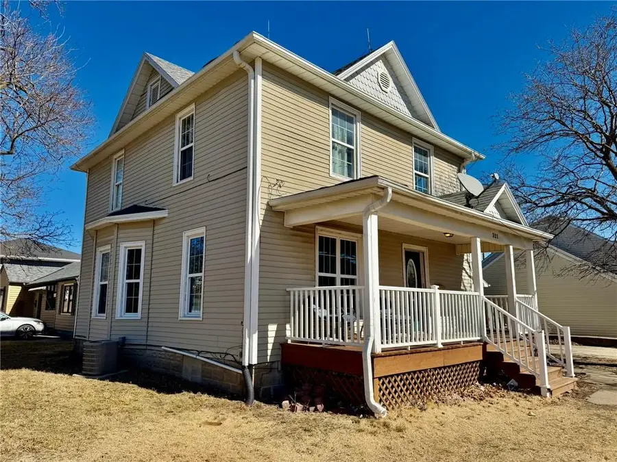 321 W 5th Street, Maryville, MO 64468 - #2