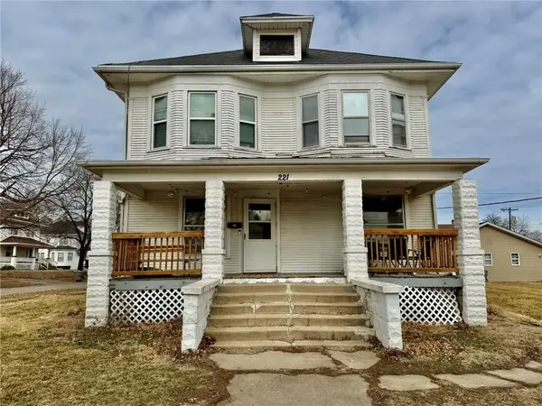 221 W 7th Street, Maryville, MO 64468