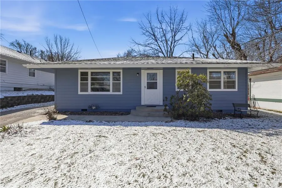 914 Locust Street, Pleasant Hill, MO 64080 - #2