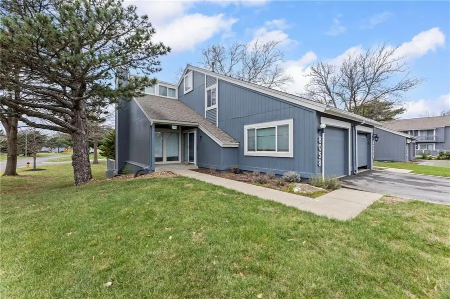 8058 Colony Lane, Lenexa, KS 66215 - #2