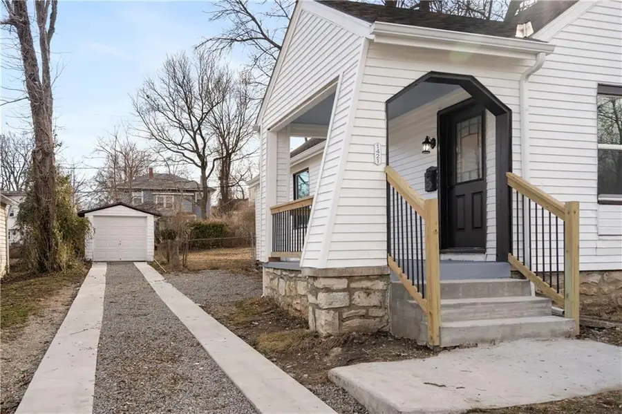 1421 E 77th Street, Kansas City, MO 64131 - #3