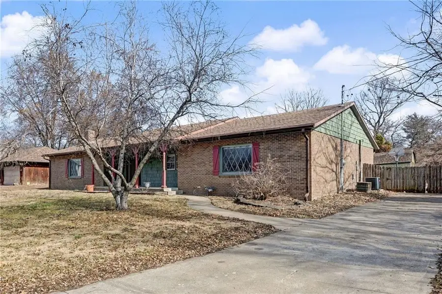 1907 Sun Valley Road, Saint Joseph, MO 64507 - #3