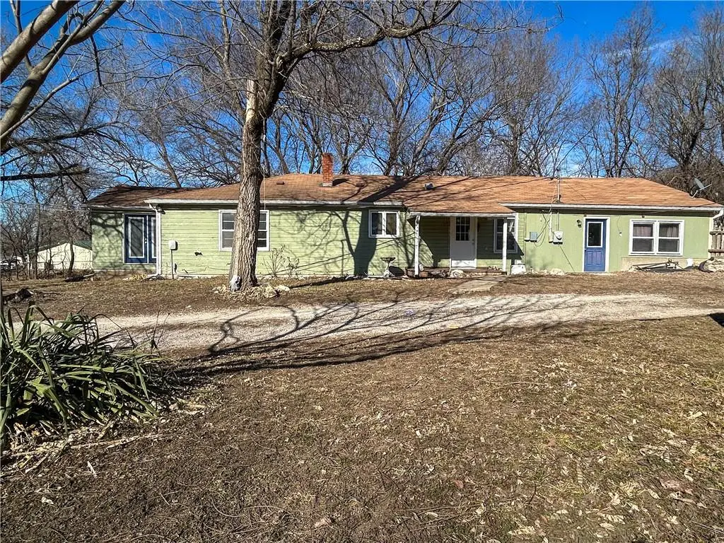 421 S 1st Street, Mound City, KS 66056 - #1