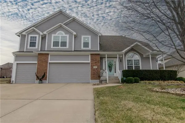 2707 SW Arthur Drive, Lee's Summit, MO 64082