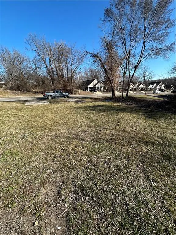 2738 Jackson Avenue, Kansas City, MO 64128 - #2