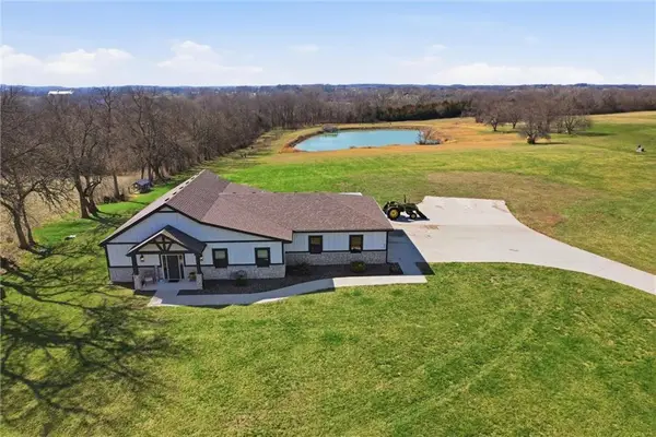 3826 S Sweeney Road, Grain Valley, MO 64029